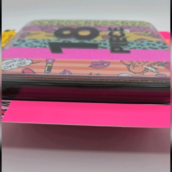 Betsey Johnson Grooming Sets-choose 1 - Picture 6 of 8